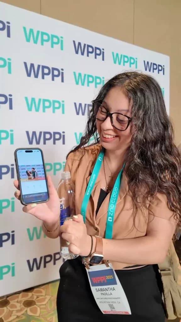 Attendee receiving instant headshot